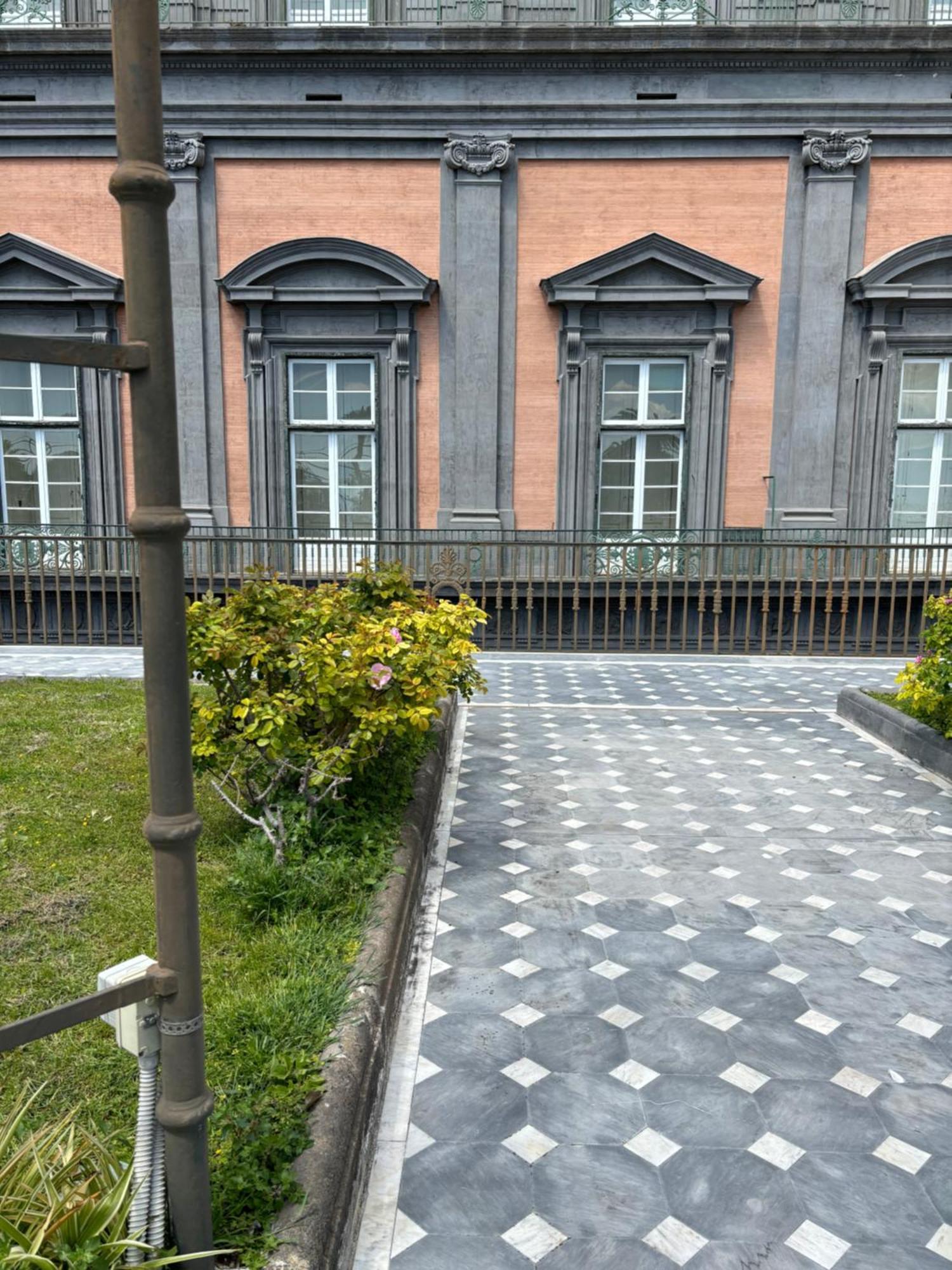 Napoliforever Chiaia Apartment Exterior foto